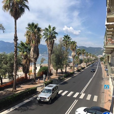 La Dimora Delle Sirene Appartement Salerno Buitenkant foto