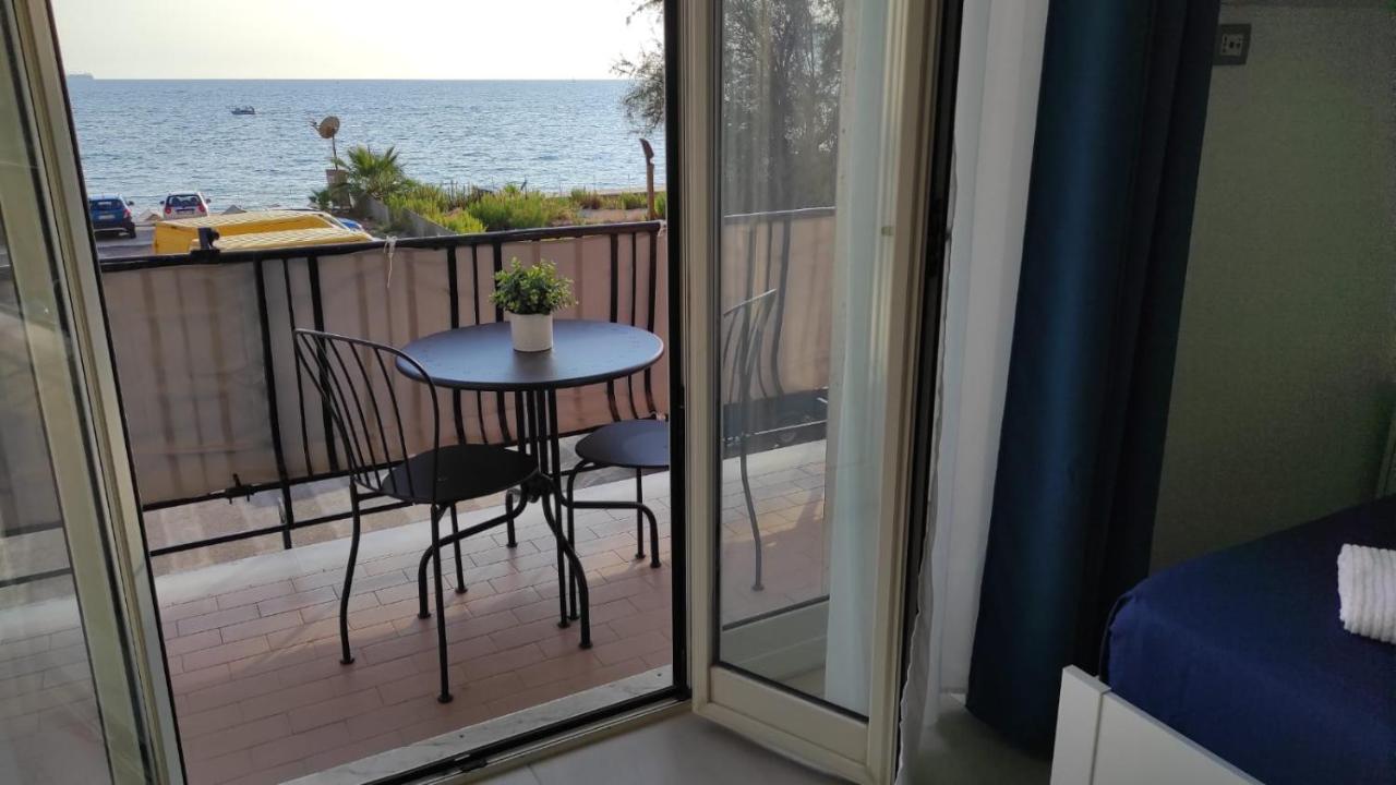 La Dimora Delle Sirene Appartement Salerno Buitenkant foto